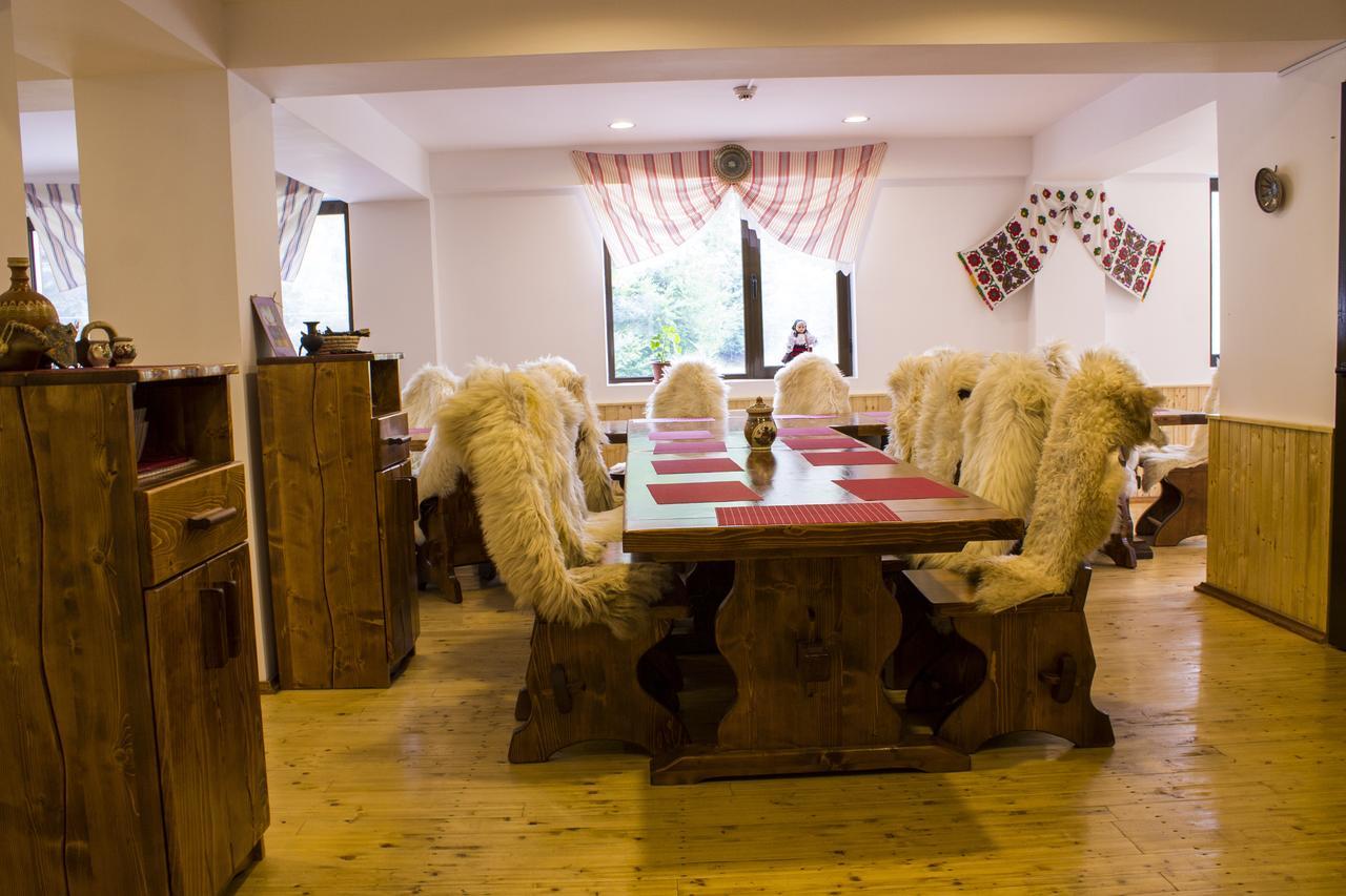 Cabana Barlogul Lupilor Villa Berevoesti ภายนอก รูปภาพ