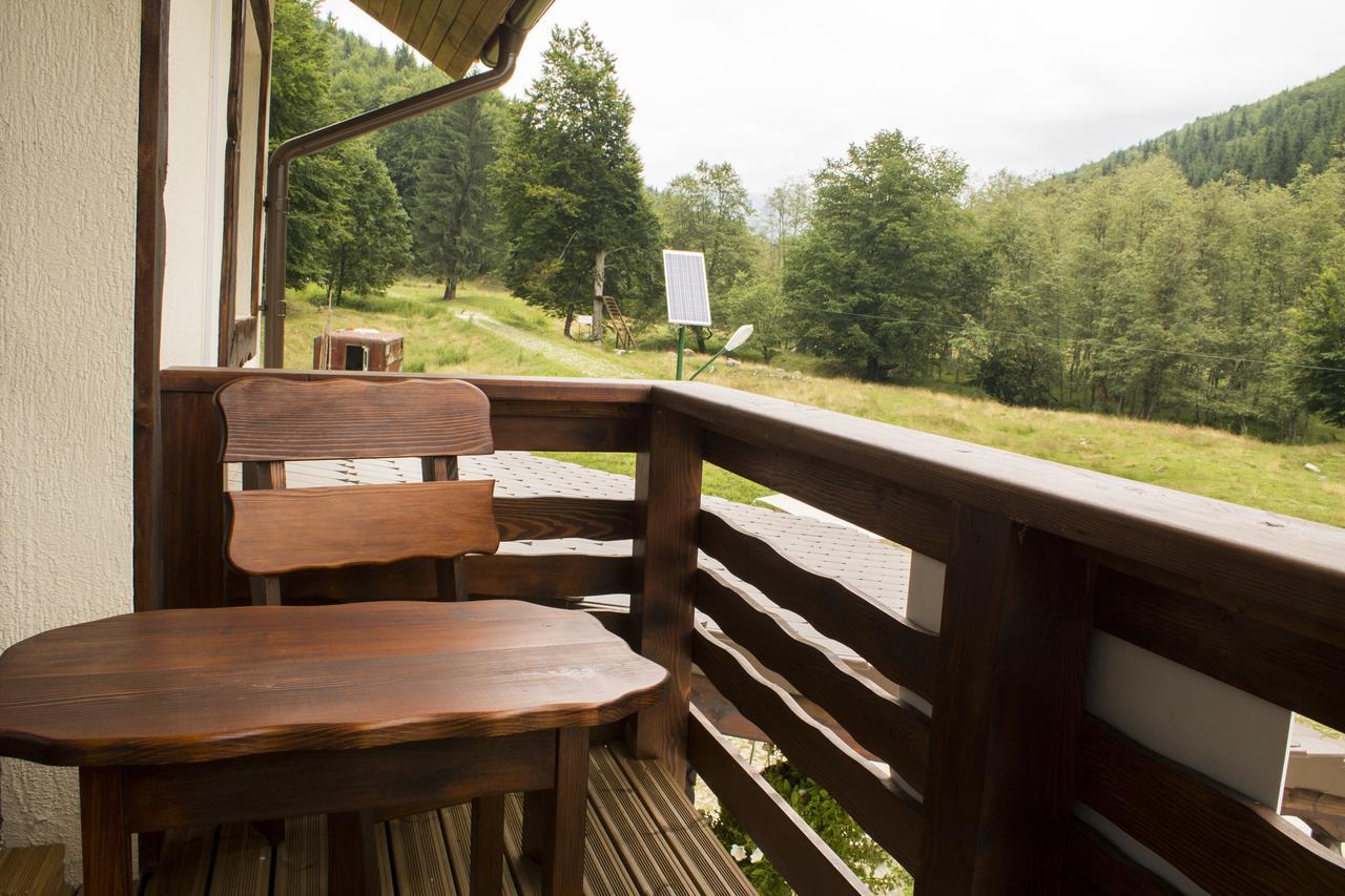 Cabana Barlogul Lupilor Villa Berevoesti ภายนอก รูปภาพ