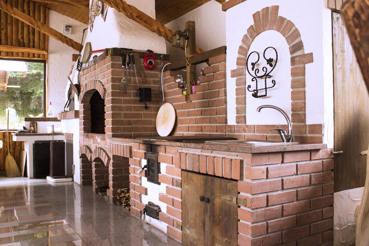 Cabana Barlogul Lupilor Villa Berevoesti ภายนอก รูปภาพ