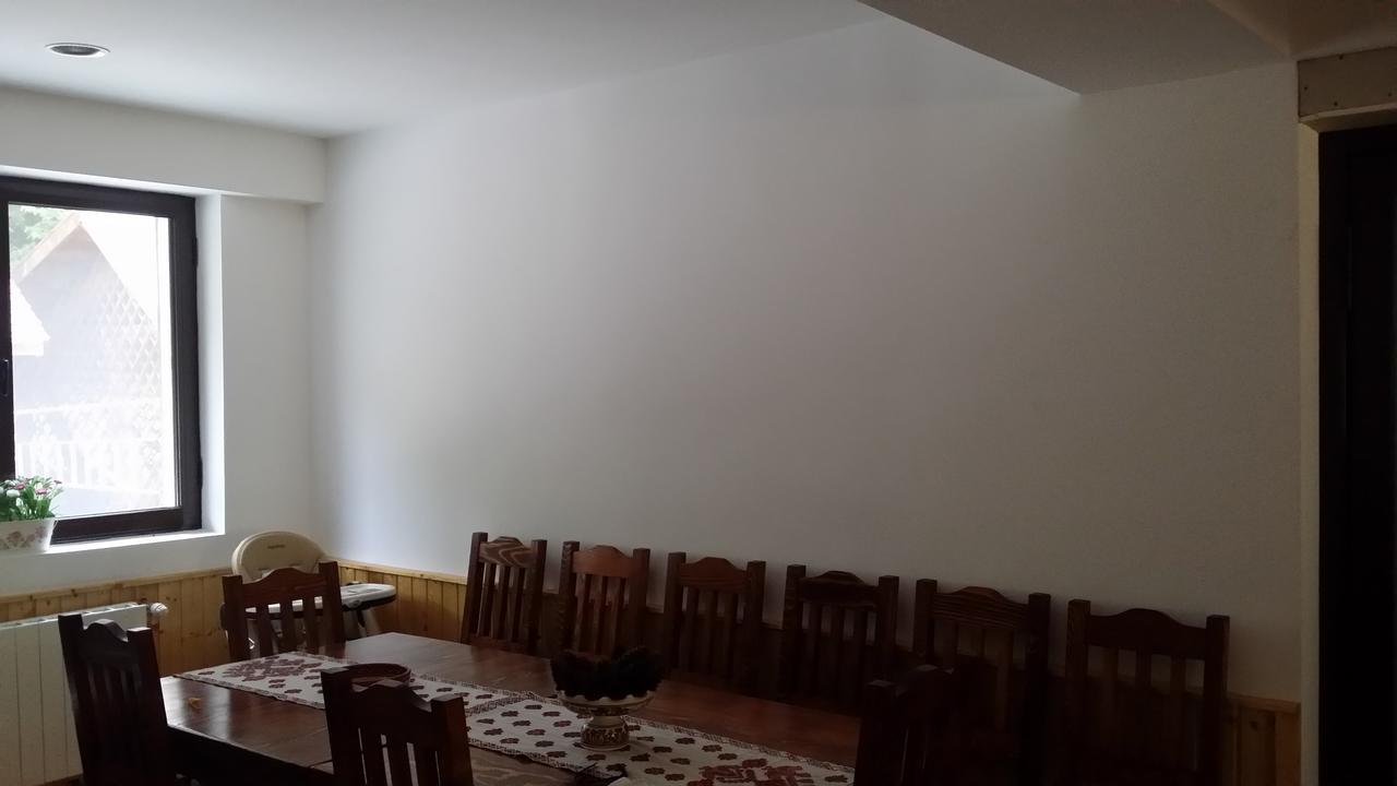 Cabana Barlogul Lupilor Villa Berevoesti ภายนอก รูปภาพ