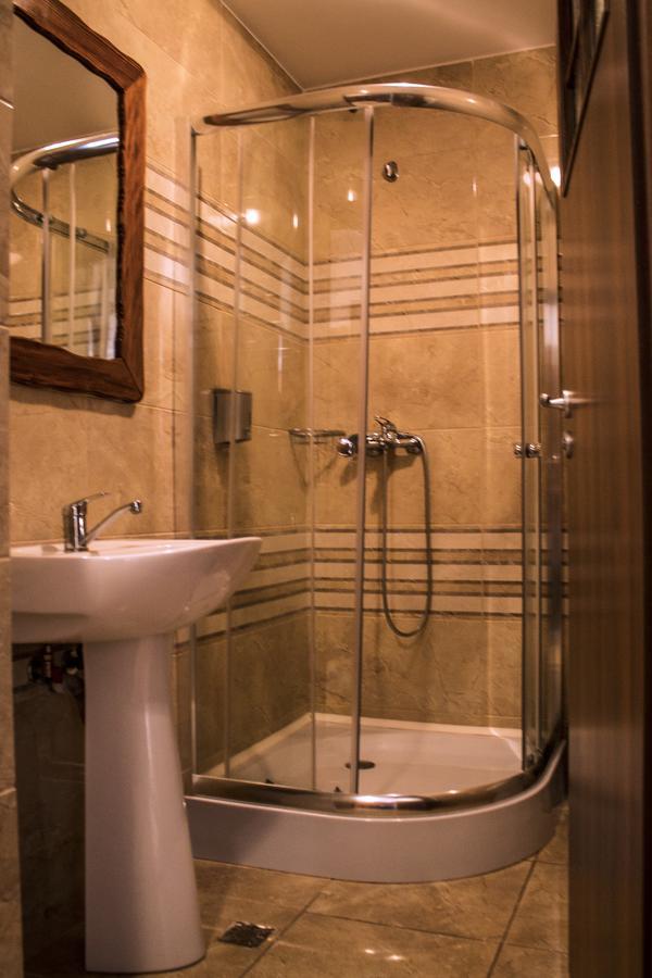 Cabana Barlogul Lupilor Villa Berevoesti ภายนอก รูปภาพ